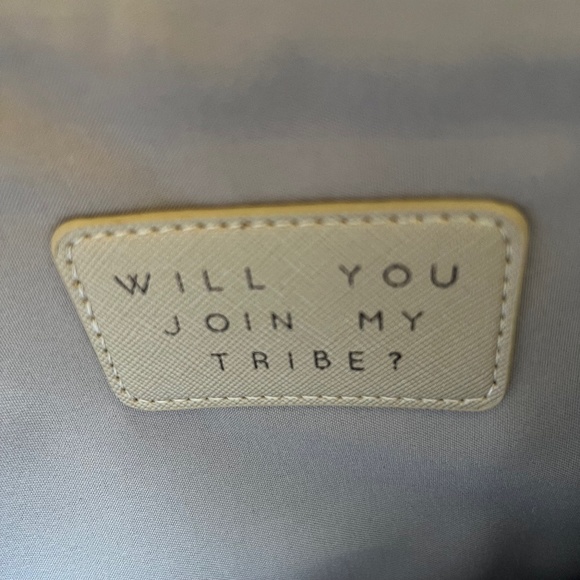 NWT Santa Barbara Design Studio Bride Tribe Clutch - Picture 3 of 4